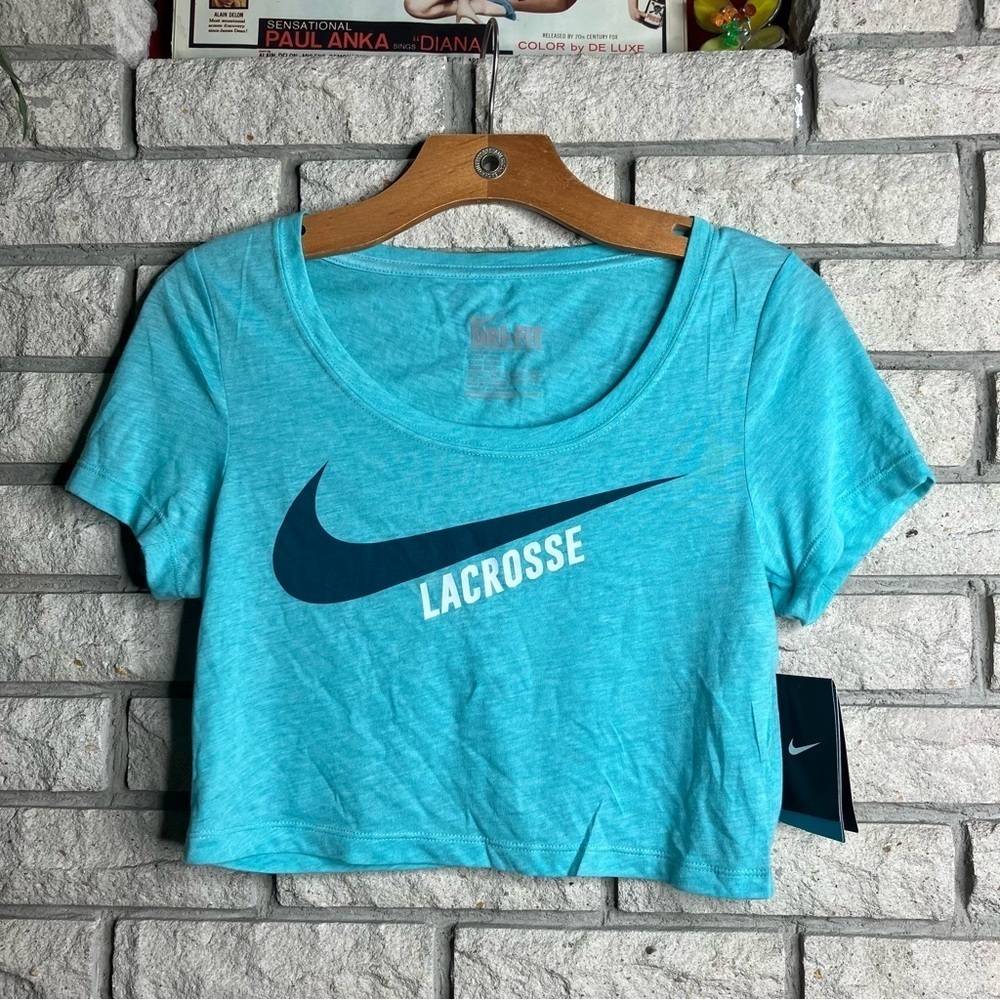 NIKE lacrosse crop top tee shirt form